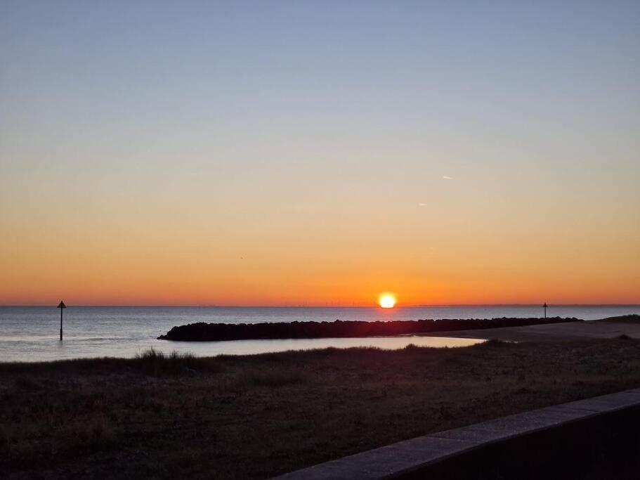 Awave From It All - Escape The City Life Jaywick Sands ภายนอก รูปภาพ